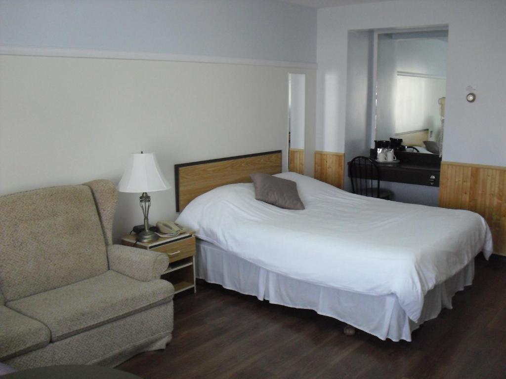 Auberge La Diligence Dolbeau-Mistassini Dış mekan fotoğraf
